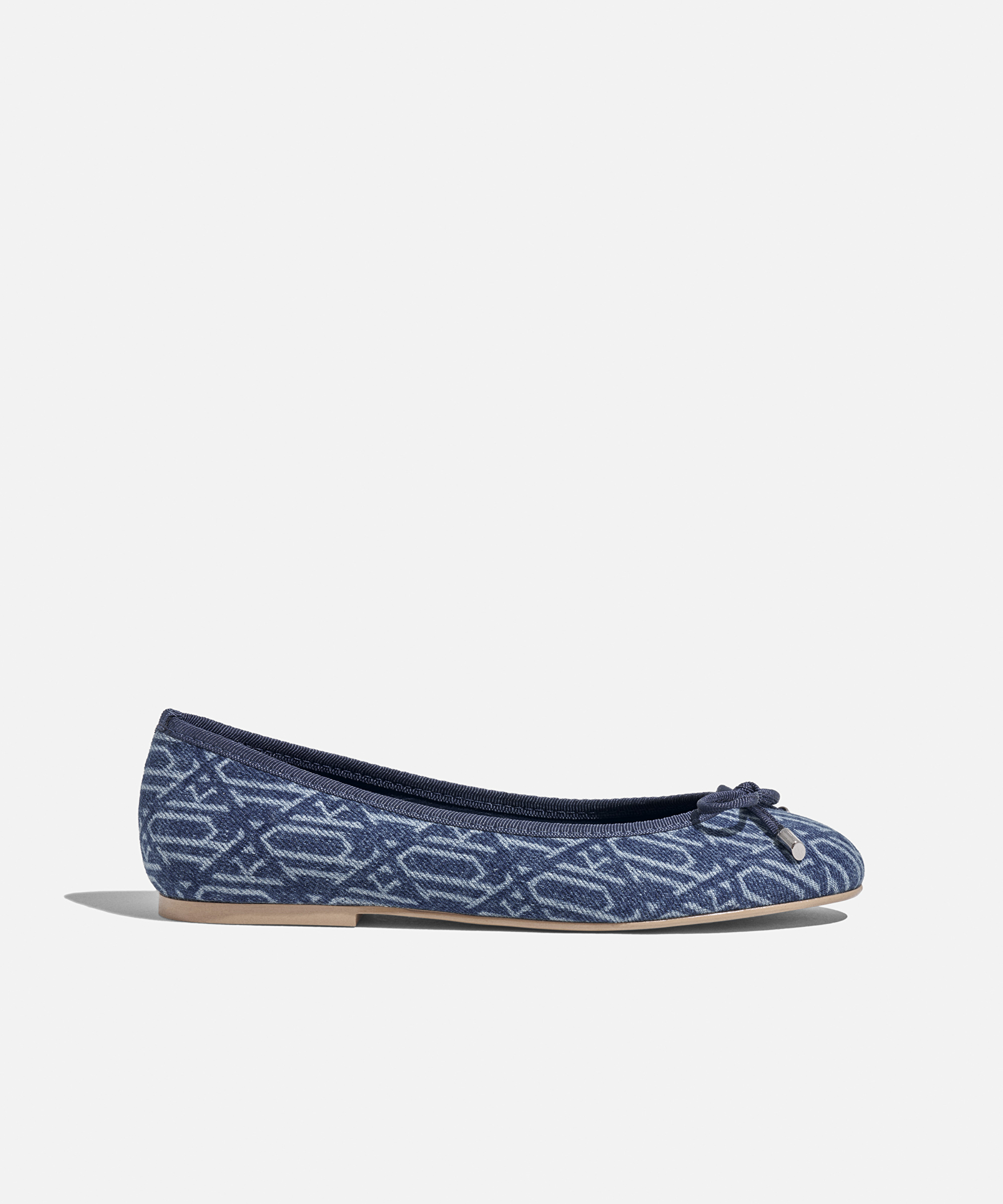 Monogram denim babet